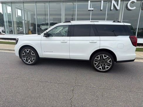 Used 2025 Ford Expedition Platinum w/ Platinum Ultimate Package AWD/4WD image 6