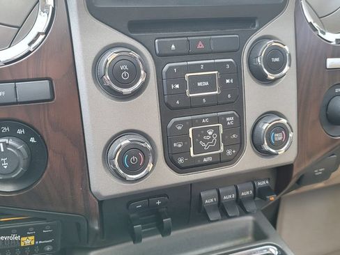 Used 2014 Ford F250 Lariat w/ FX4 Off-Road Package AWD/4WD image 22