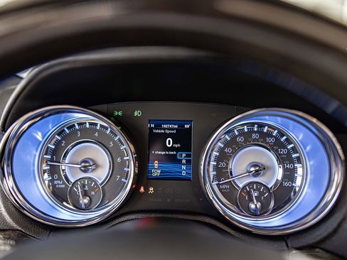 Used 2012 Chrysler 300 C w/ 19-Premium Speaker Group image 22