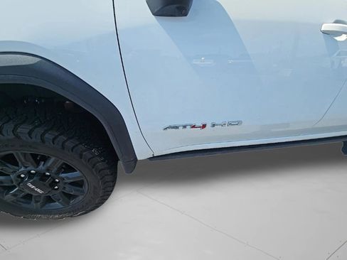 Used 2024 GMC Sierra 2500 AT4 w/ AT4 Premium Plus Package image 9