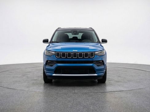 Used 2025 Jeep Compass Limited image 2