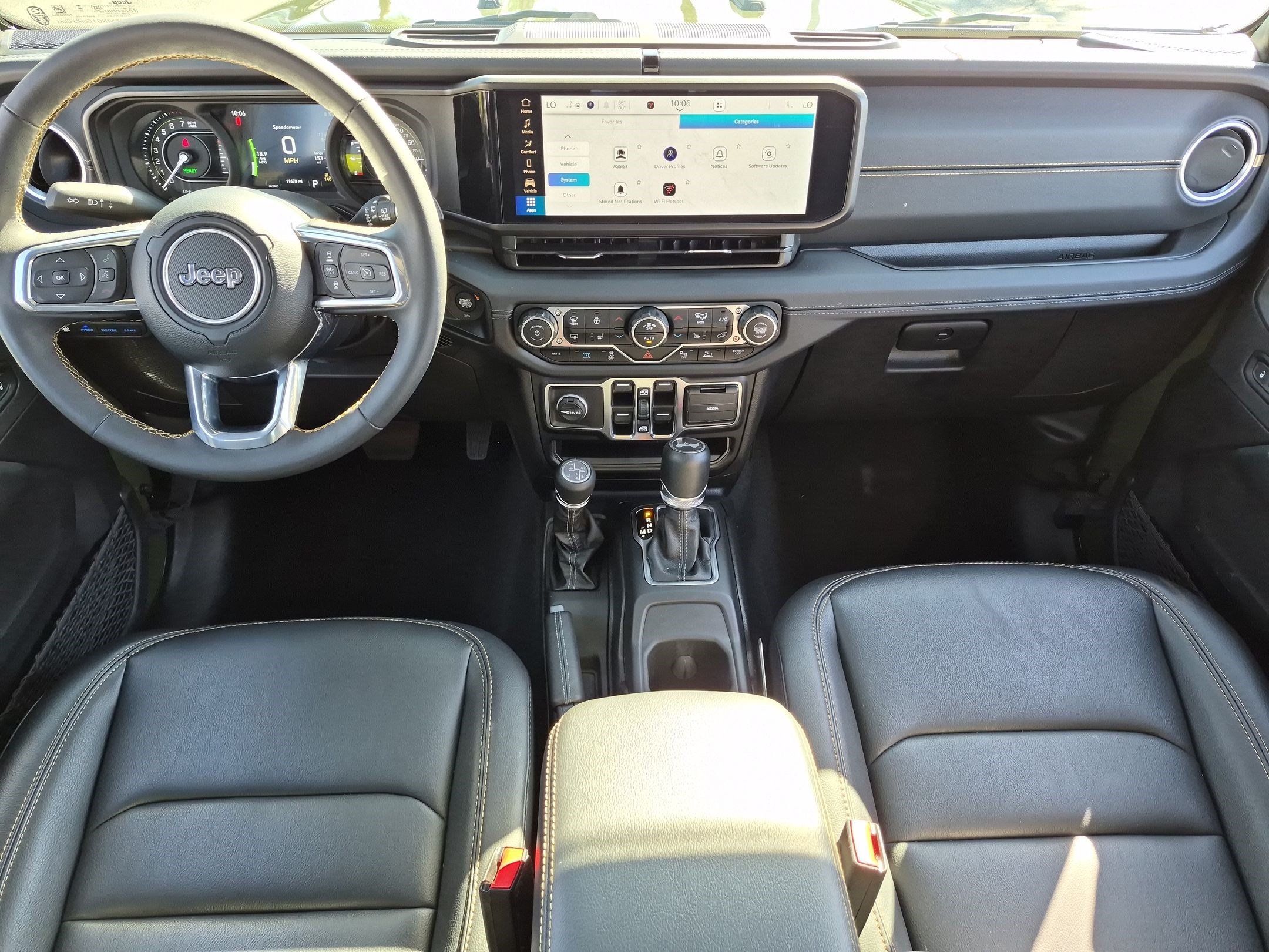 Used 2024 Jeep Wrangler Unlimited Sahara w/ Safety Group AWD/4WD image 27