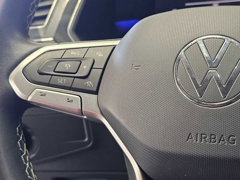 Used 2022 Volkswagen Tiguan SE image 24