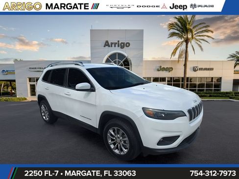 Used 2021 Jeep Cherokee Latitude Lux AWD/4WD image 2