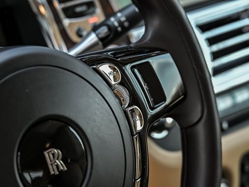 Used 2016 Rolls-Royce Wraith RWD image 28
