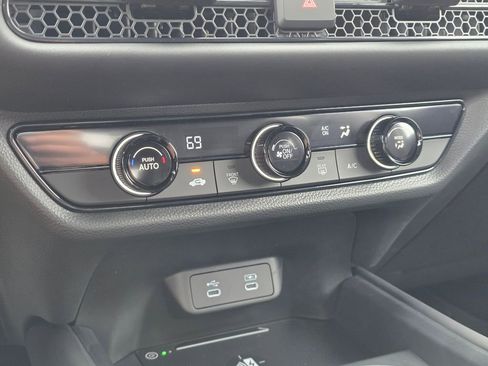 New 2026 Honda HR-V LX image 17