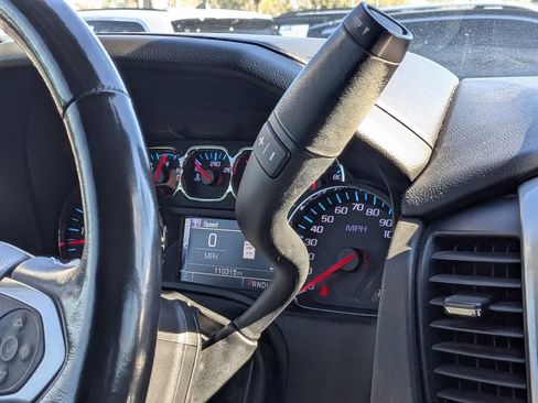 Used 2020 Chevrolet Suburban LT image 22