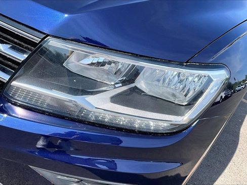 Used 2021 Volkswagen Tiguan SE FWD image 30
