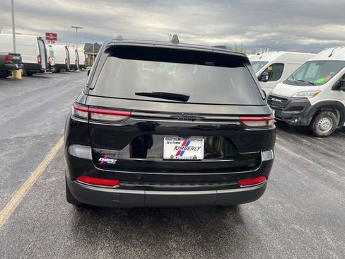 New 2025 Jeep Grand Cherokee Altitude w/ Trailer Tow Package image 4