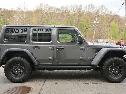 Used 2024 Jeep Wrangler Unlimited AWD/4WD image 7