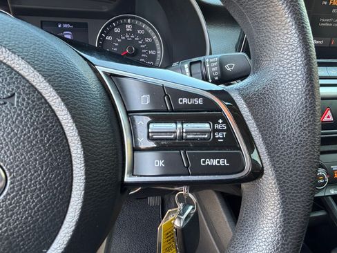 Used 2020 Kia Forte LXS FWD image 23