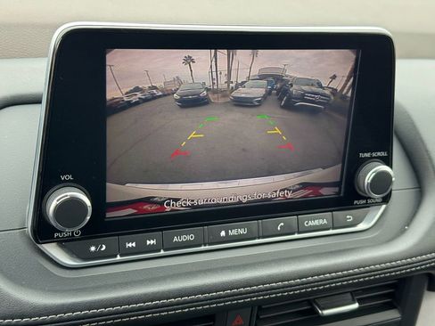 Used 2023 Nissan Rogue SV FWD image 30