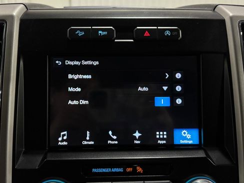 Used 2018 Ford F150 Lariat w/ Equipment Group 502A Luxury AWD/4WD image 34