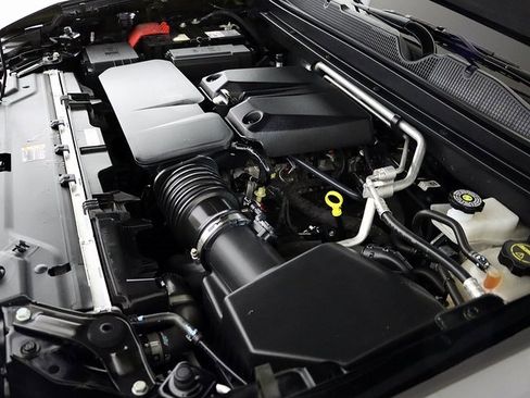 Used 2024 Chevrolet Colorado ZR2 w/ ZR2 Convenience Package III image 39