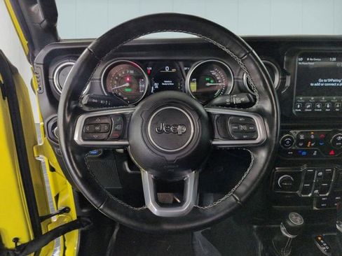 Used 2022 Jeep Wrangler Unlimited Sahara w/ Cold Weather Group AWD/4WD image 17