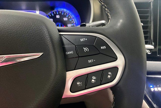 Used 2022 Chrysler Pacifica Touring-L FWD image 19