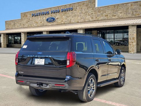New 2025 Ford Expedition Active image 5