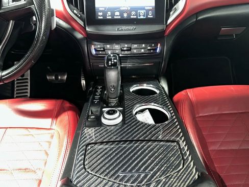 Used 2019 Maserati Ghibli GranSport image 16