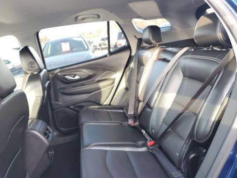 Used 2023 GMC Terrain SLT image 31