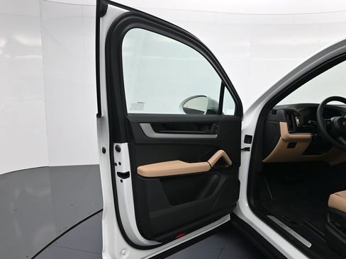 New 2026 Porsche Cayenne AWD/4WD image 15