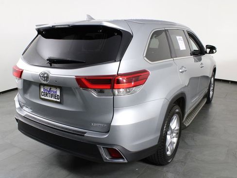 Used 2019 Toyota Highlander Limited image 16