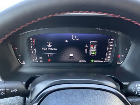 Used 2025 Honda Pilot Black Edition image 27