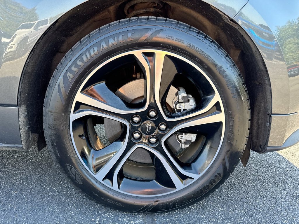 Used 2019 Ford Edge ST w/ Convenience Package AWD/4WD image 28