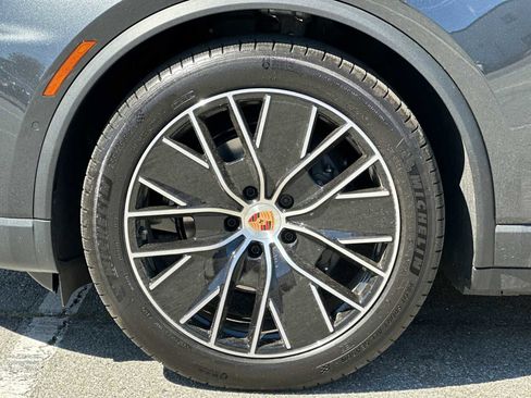 New 2026 Porsche Macan Electric image 27