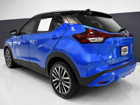 Certified 2023 Nissan Kicks SV FWD image 3