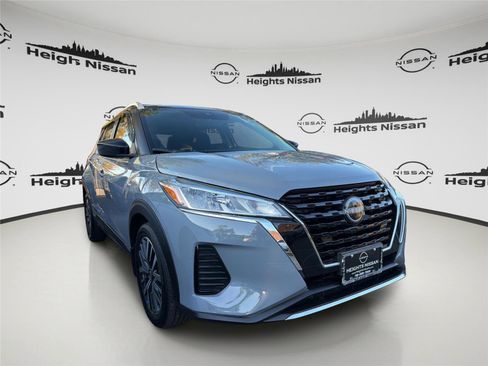 Used 2023 Nissan Kicks SV FWD image 7