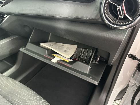 Used 2025 Chevrolet Equinox LT FWD image 23