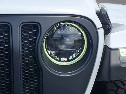 Used 2023 Jeep Wrangler Unlimited Rubicon AWD/4WD image 9
