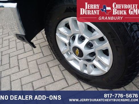 Used 2025 Chevrolet Silverado 2500 LT w/ Convenience Package AWD/4WD image 9