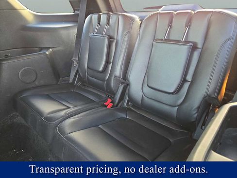 Used 2017 Ford Explorer XLT w/ Equipment Group 202A image 12