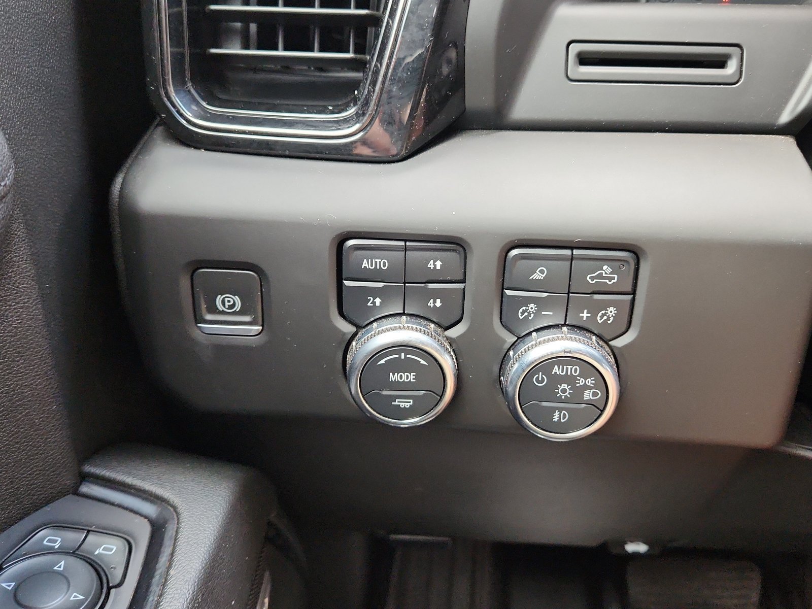 Used 2023 GMC Sierra 1500 AT4 w/ AT4 Preferred Package AWD/4WD image 19