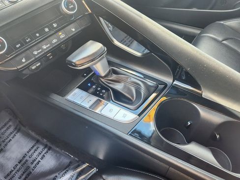 Used 2024 Hyundai Elantra Limited image 16