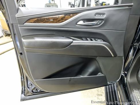 Used 2021 Cadillac Escalade Premium Luxury Platinum AWD/4WD image 25