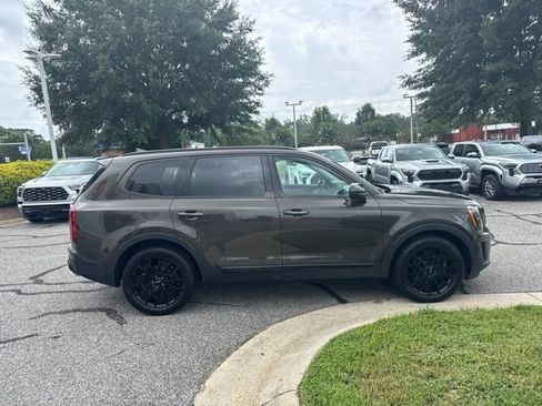 Used 2022 Kia Telluride EX w/ EX Premium Package AWD/4WD image 6