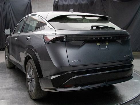 Used 2023 Nissan Ariya FWD image 10