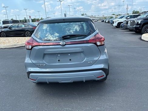 Used 2023 Nissan Kicks SR w/ SR Premium Package FWD image 10