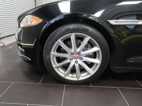 Used 2015 Jaguar XJ image 13