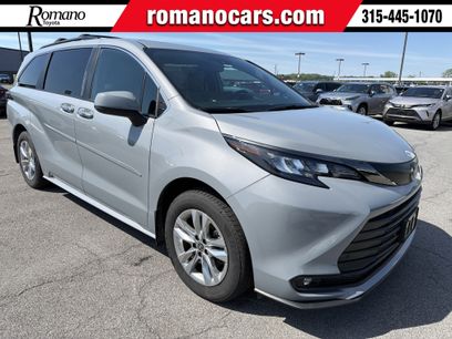 Used 2023 Toyota Sienna XLE Woodland Edition