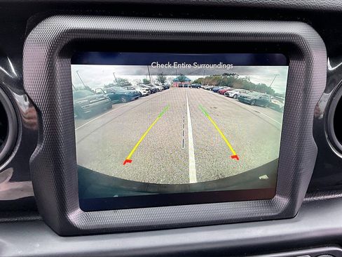 Used 2021 Jeep Wrangler Unlimited Sport image 13