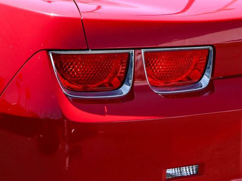 Used 2010 Chevrolet Camaro LT RWD image 11