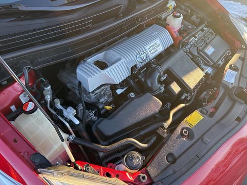 Used 2015 Toyota Prius Three image 7