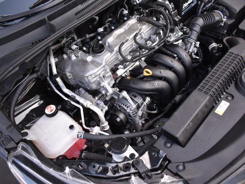 Used 2021 Toyota Corolla LE image 43