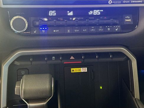 Used 2024 Toyota Tundra Limited image 16