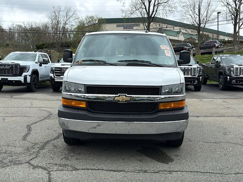 Used 2024 Chevrolet Express 2500 w/ Driver Convenience Package RWD image 3
