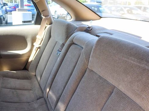 Used 2001 Saturn L-Series L200 image 23