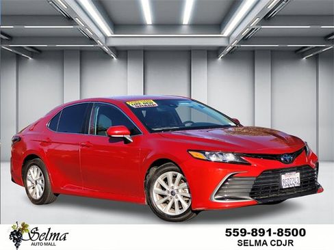 Used 2023 Toyota Camry LE image 1